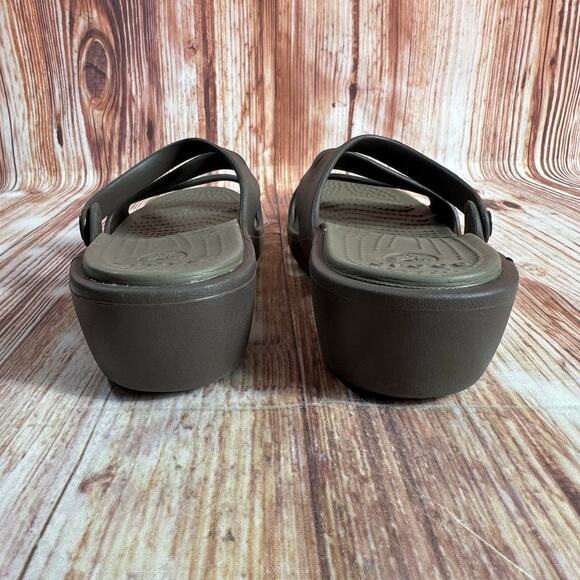 Crocs PATRICIA Size 8 Brown Low Wedge Heel Triple 3 Strap Slides Sandals Shoes - Picture 4 of 9